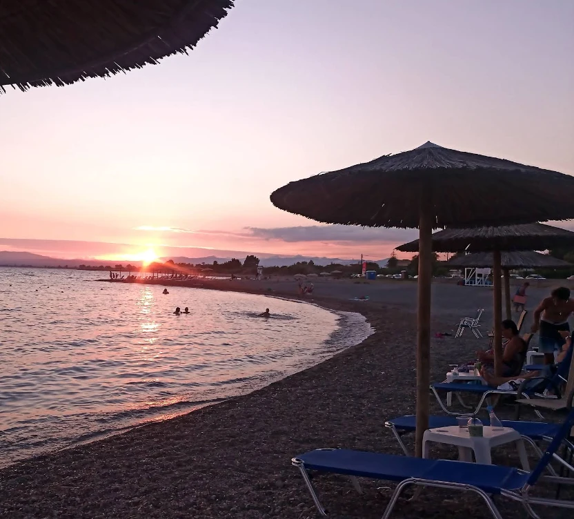 Θέα στη θάλασσα - Ηλιοβασίλεμα από τη ταβέρνα